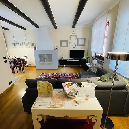Casa Caroli, Charme E Comfort Nel Cuore Di Alba (Piedmont)