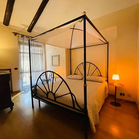 Casa Caroli, Charme E Comfort Nel Cuore Di * 阿尔巴