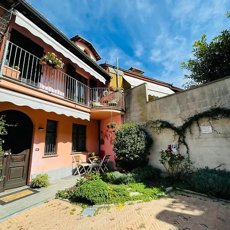 Casa Caroli, Charme E Comfort Nel Cuore Di 阿尔巴