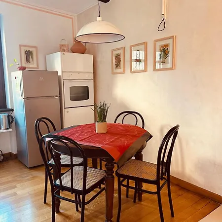 Semesterbostad Casa Caroli, Dimore Di Langa - Charme E Comfort Nel Cuore Di Alba (Piedmont)