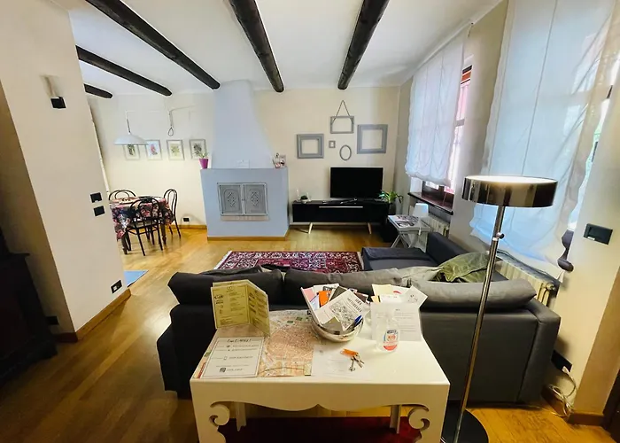 Casa Caroli, Charme E Comfort Nel Cuore Di Alba (Piedmont)