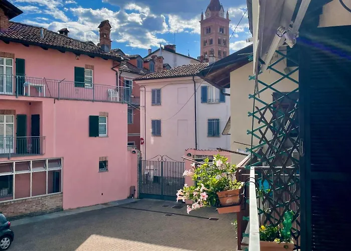 Casa Caroli, Charme E Comfort Nel Cuore Di Holiday home Alba (Piedmont)