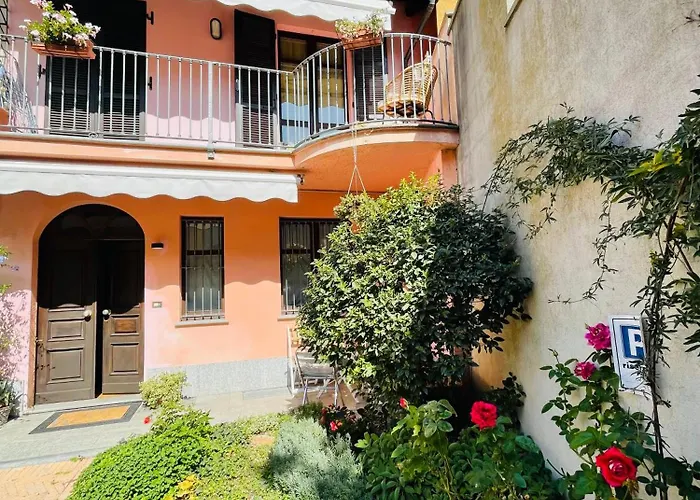 Casa Caroli, Charme E Comfort Nel Cuore Di Alba (Piedmont)